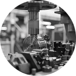 Máquina industrial produzida com componentes e chapas de aço inox.